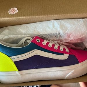 Little girls size 3Y neon vans! Never worn